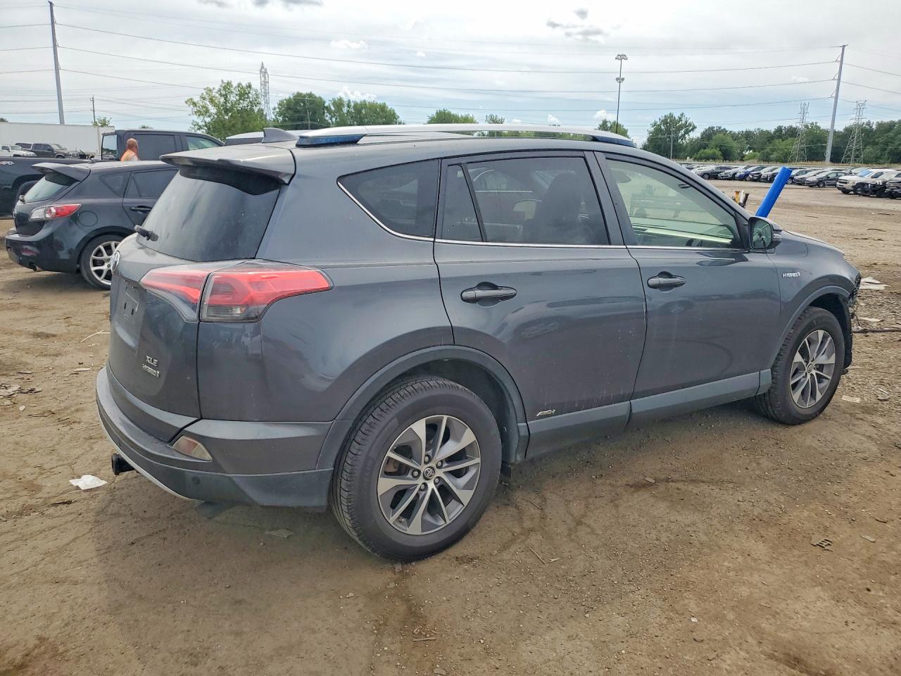 2016 TOYOTA RAV4 HV XLE — снимка 3