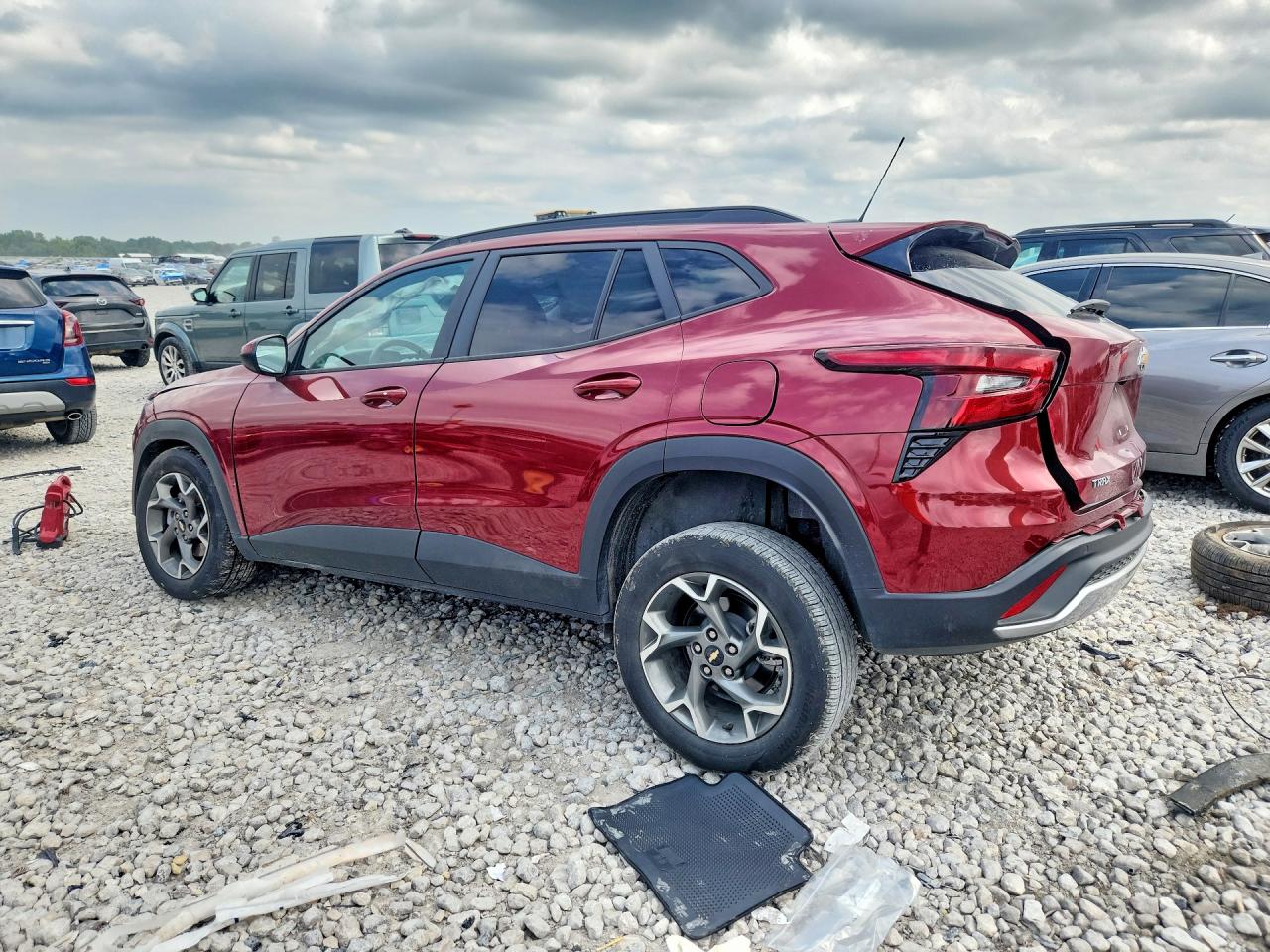 2025 CHEVROLET TRAX 1LT — снимка 2