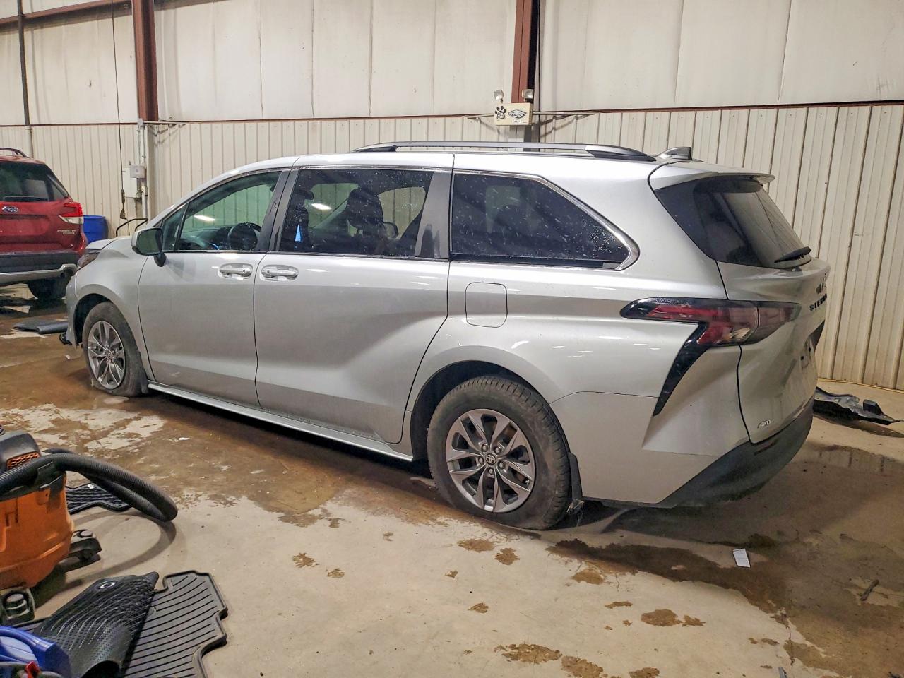 2023 TOYOTA SIENNA LE — снимка 2