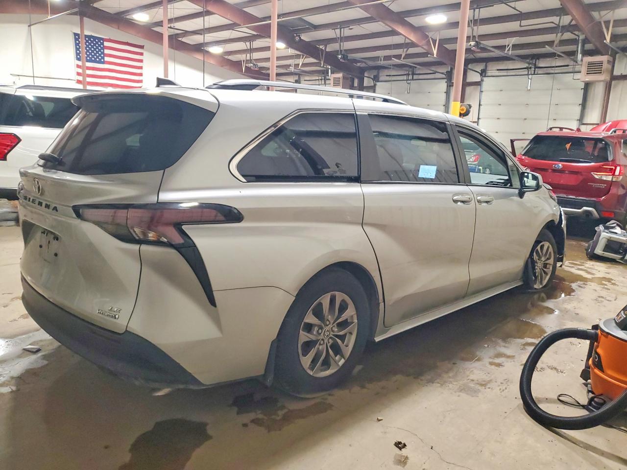 2023 TOYOTA SIENNA LE — снимка 3