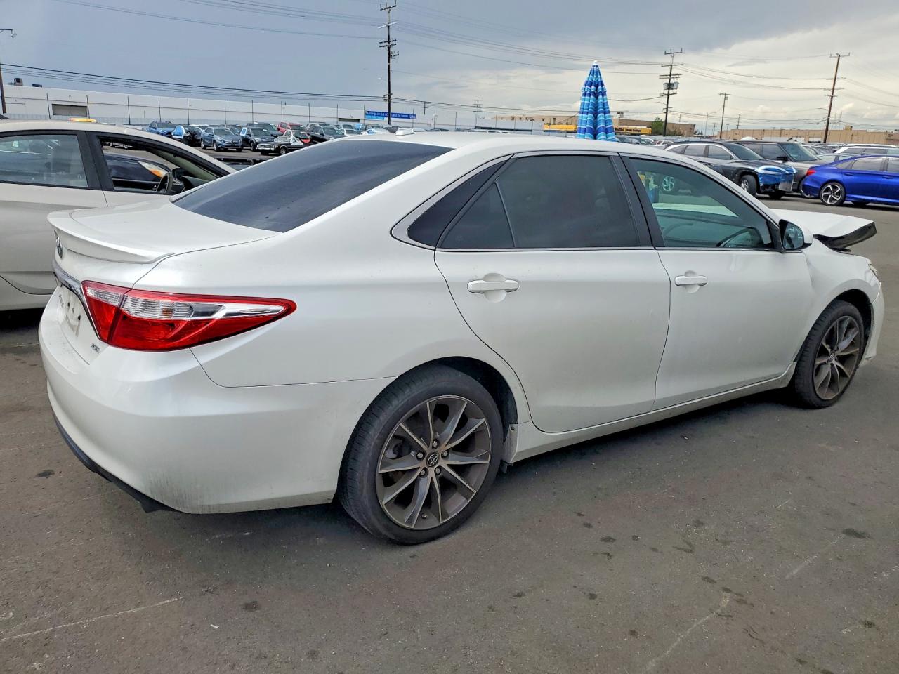 2017 TOYOTA CAMRY XSE V6 — снимка 3
