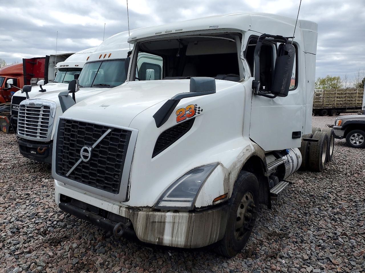 2020 VOLVO VNR — снимка 2