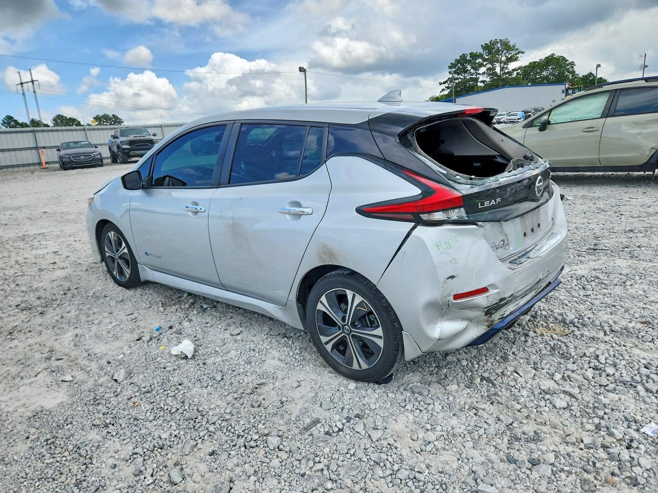 2018 NISSAN LEAF SV — снимка 2