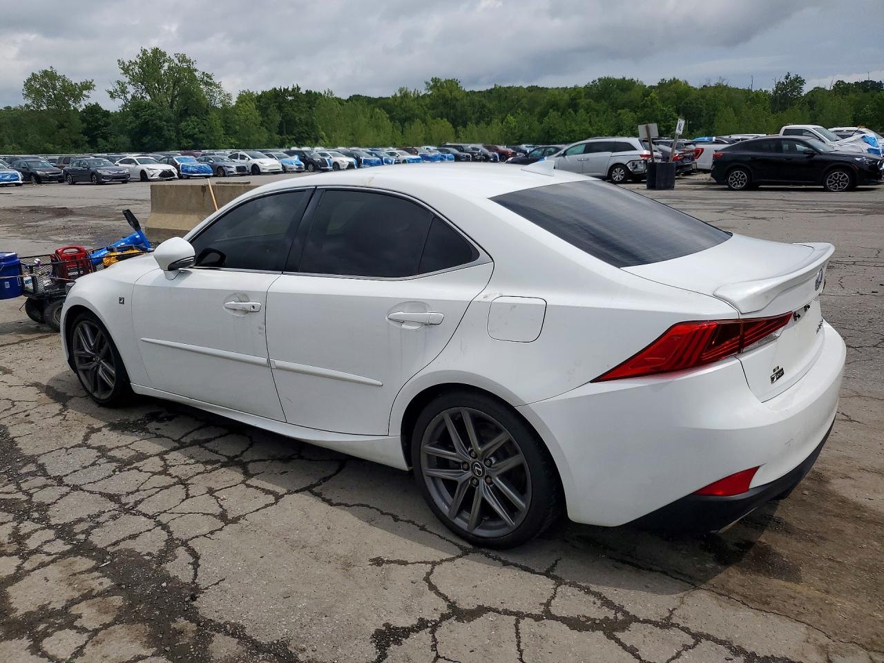 2019 LEXUS IS 300 — снимка 2