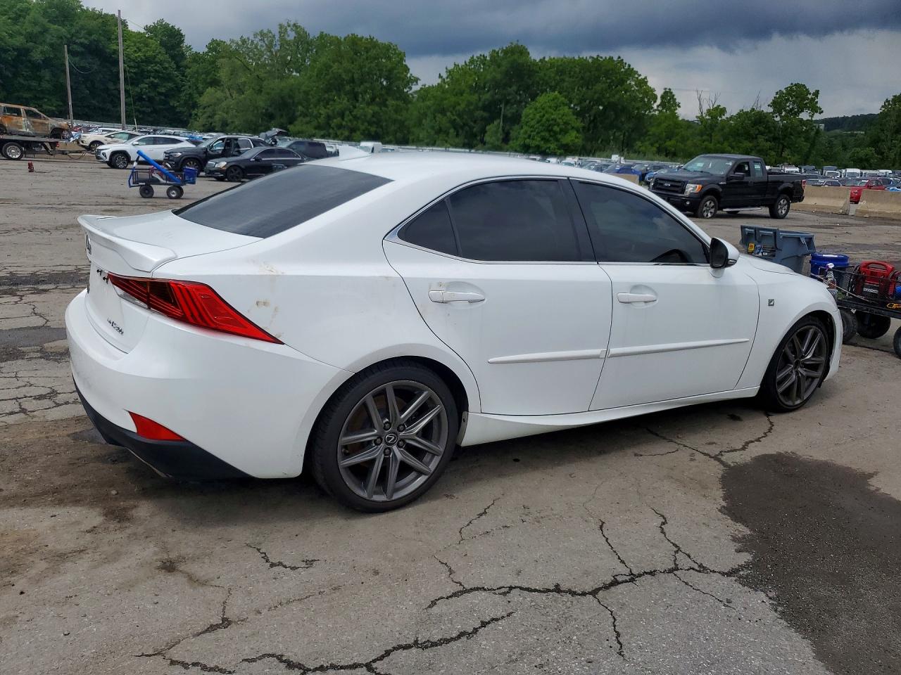 2019 LEXUS IS 300 — снимка 3