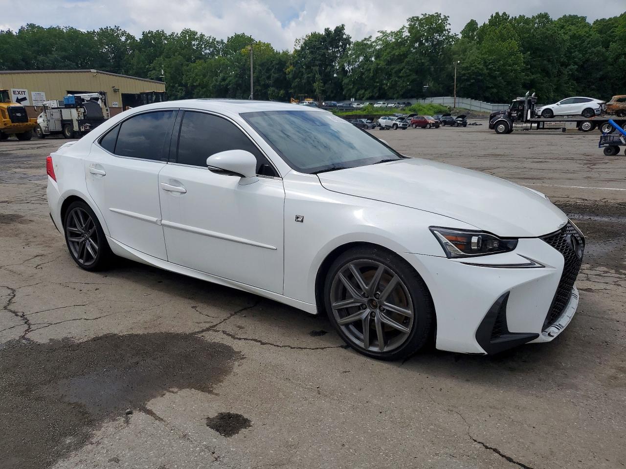 2019 LEXUS IS 300 — снимка 4