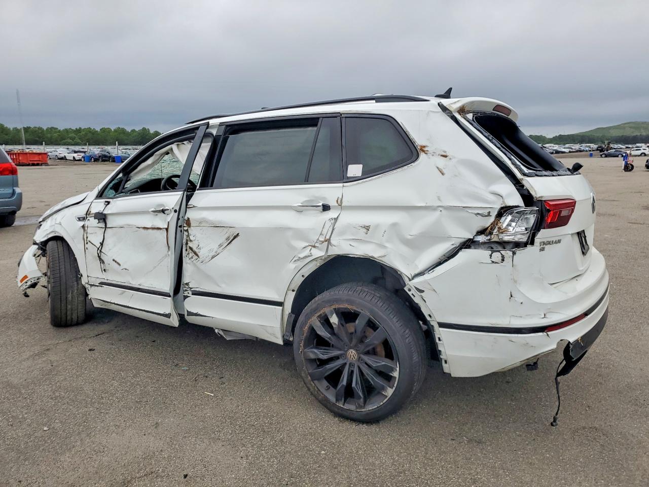 2020 VOLKSWAGEN TIGUAN SE — снимка 2
