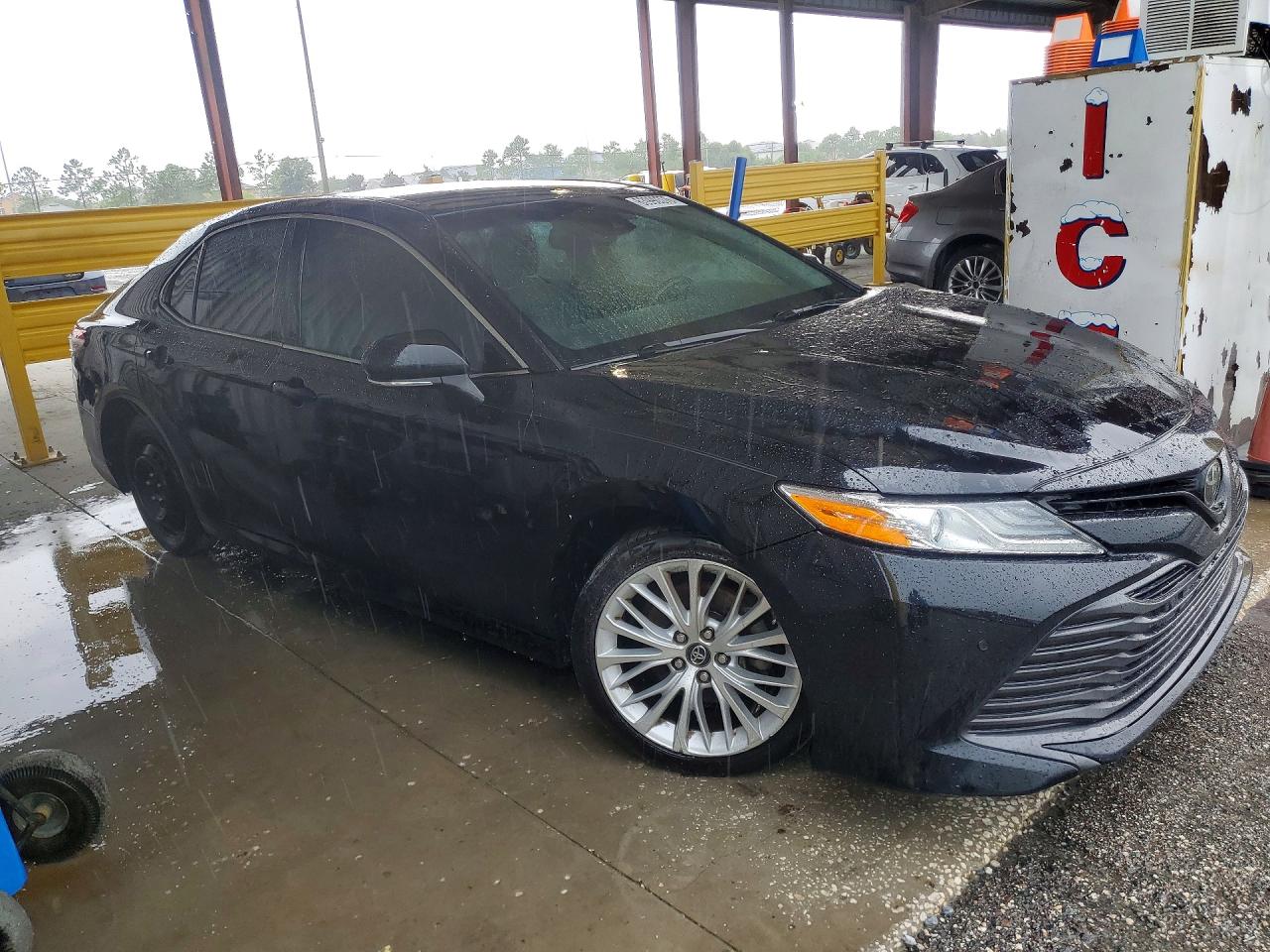 2018 TOYOTA CAMRY XLE — снимка 4