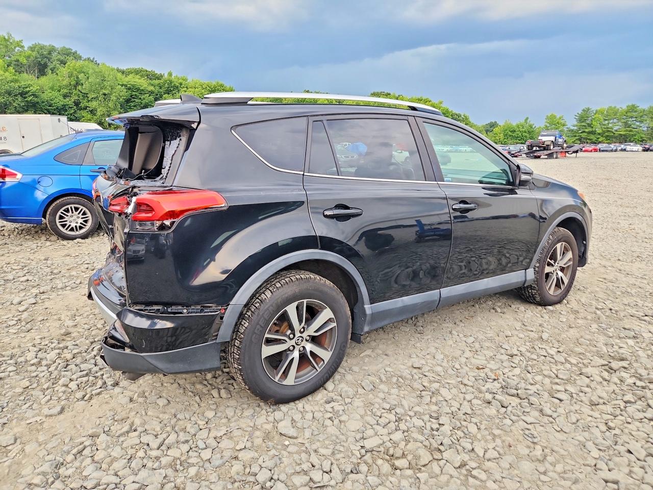 2016 TOYOTA RAV4 XLE — снимка 3