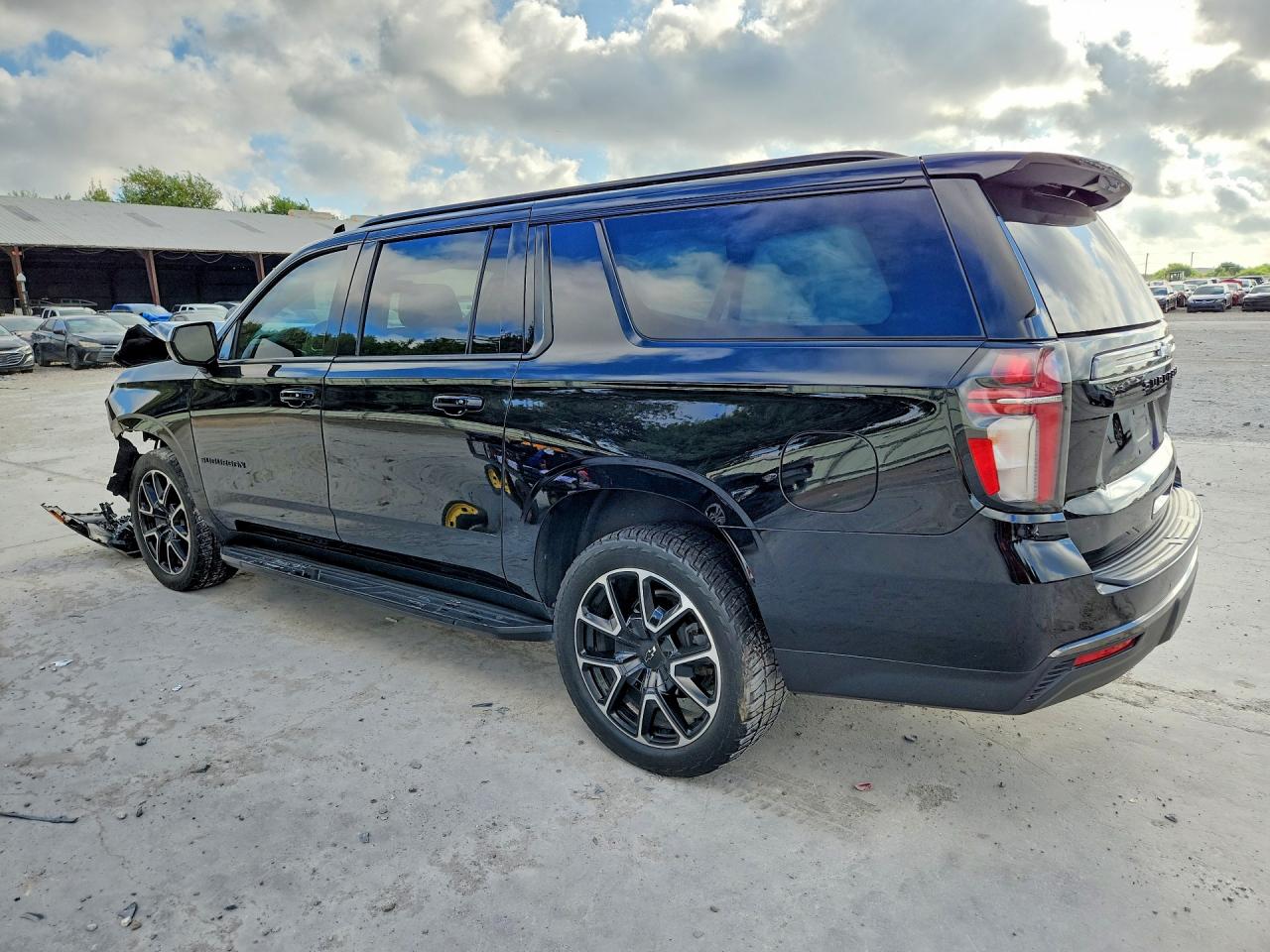 2021 CHEVROLET SUBURBAN C1500 RST — снимка 2