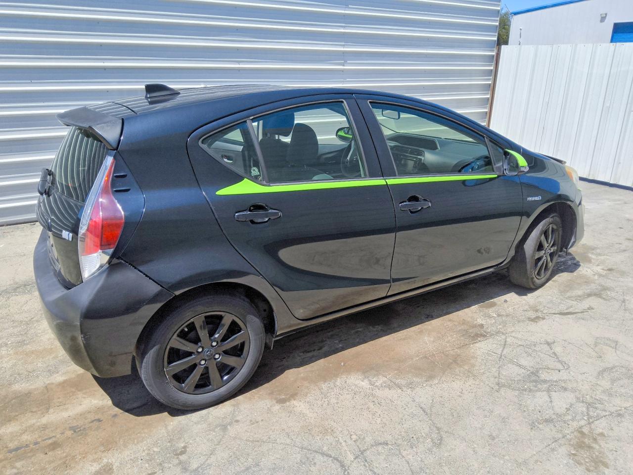 2016 TOYOTA PRIUS C PERSONA SPECIAL EDITION — снимка 3