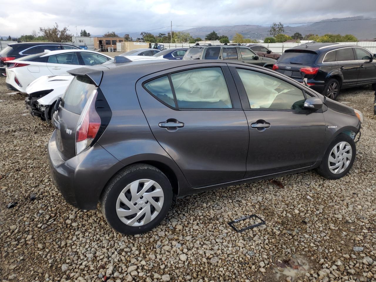 2015 TOYOTA PRIUS C — снимка 3