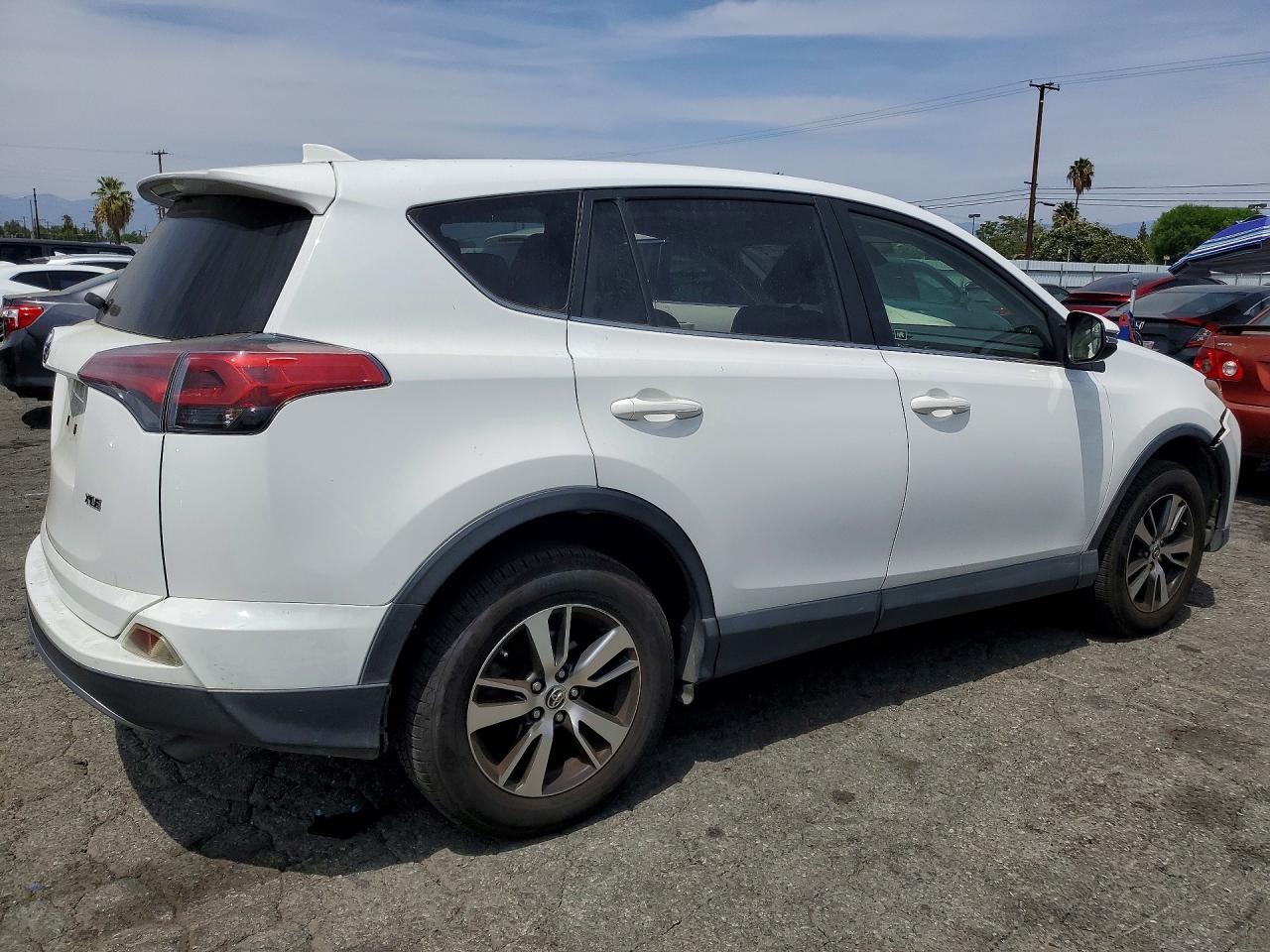 2017 TOYOTA RAV4 XLE — снимка 3