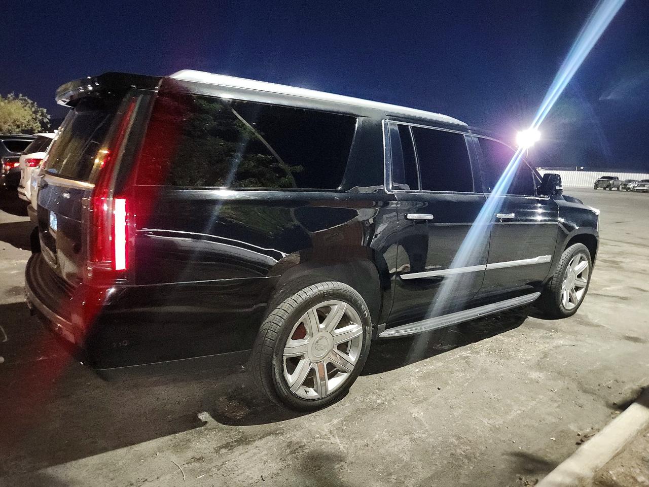 2019 CADILLAC ESCALADE ESV LUXURY — снимка 3