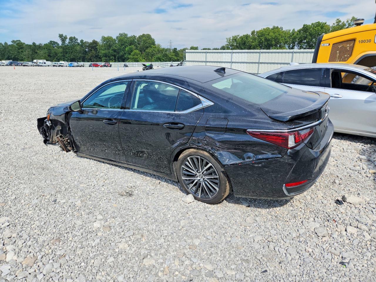 2025 LEXUS ES 300H BASE — снимка 2