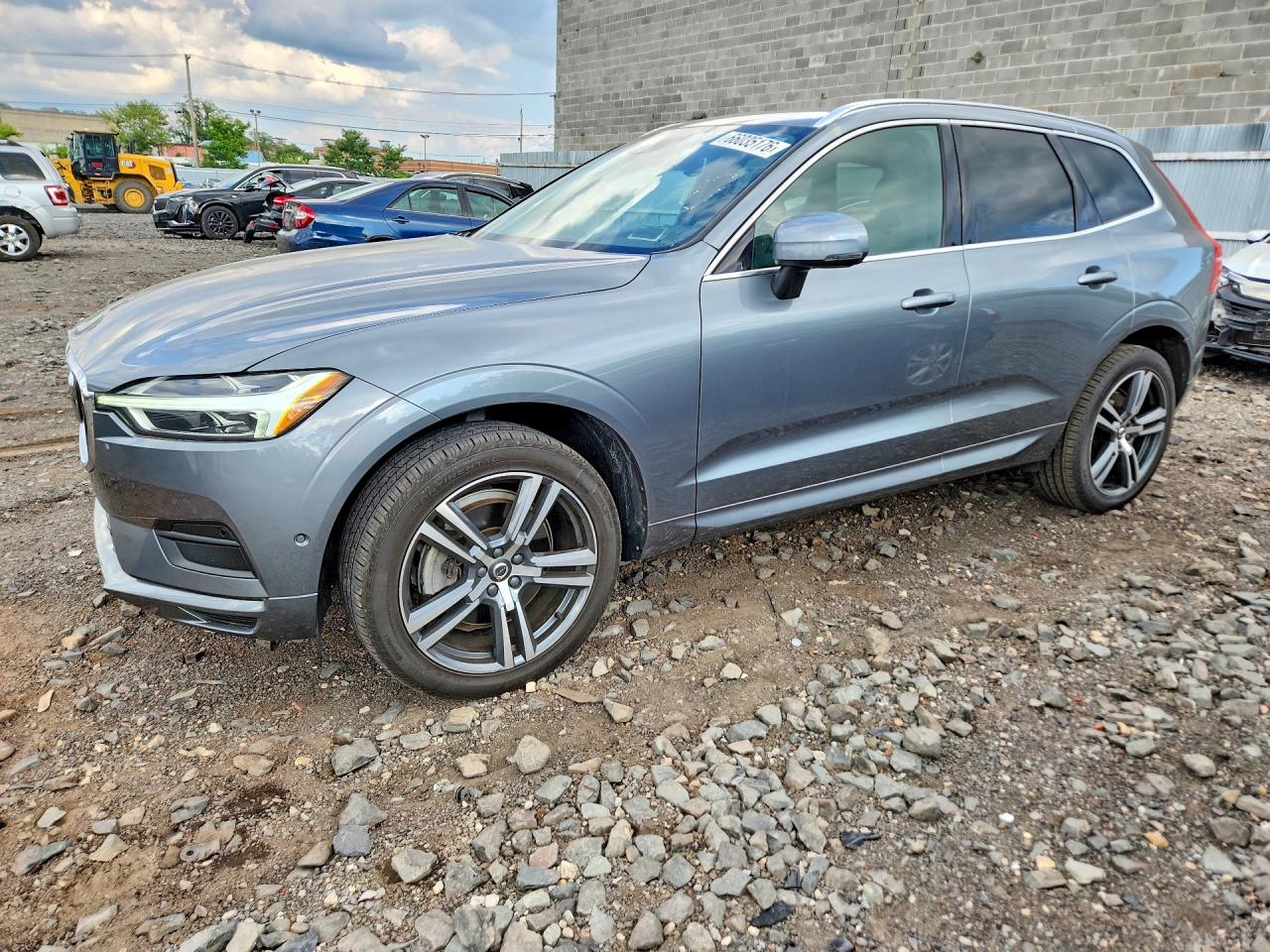 2018 VOLVO XC60 T6 MOMENTUM