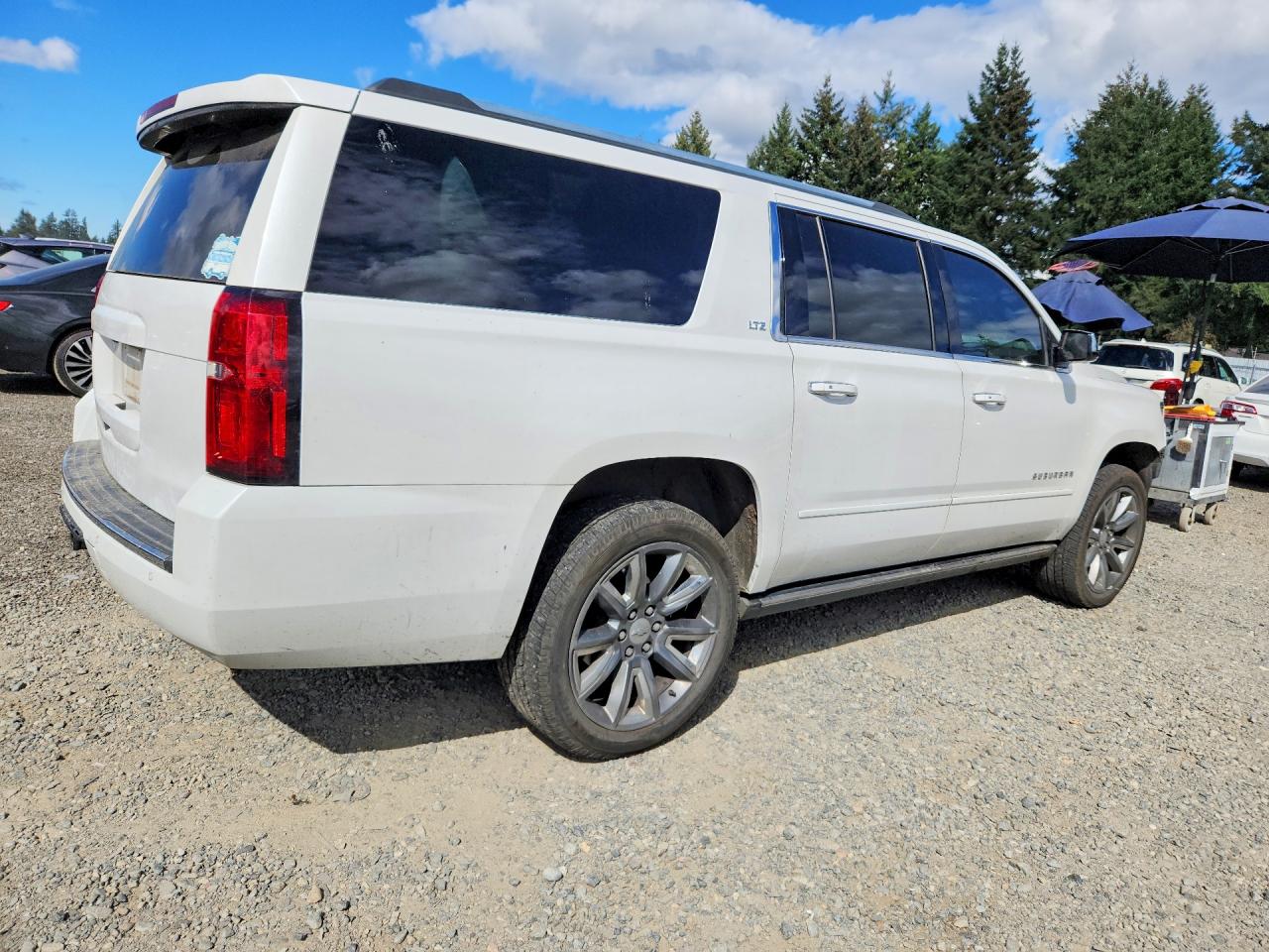 2016 CHEVROLET SUBURBAN K1500 LTZ — снимка 3