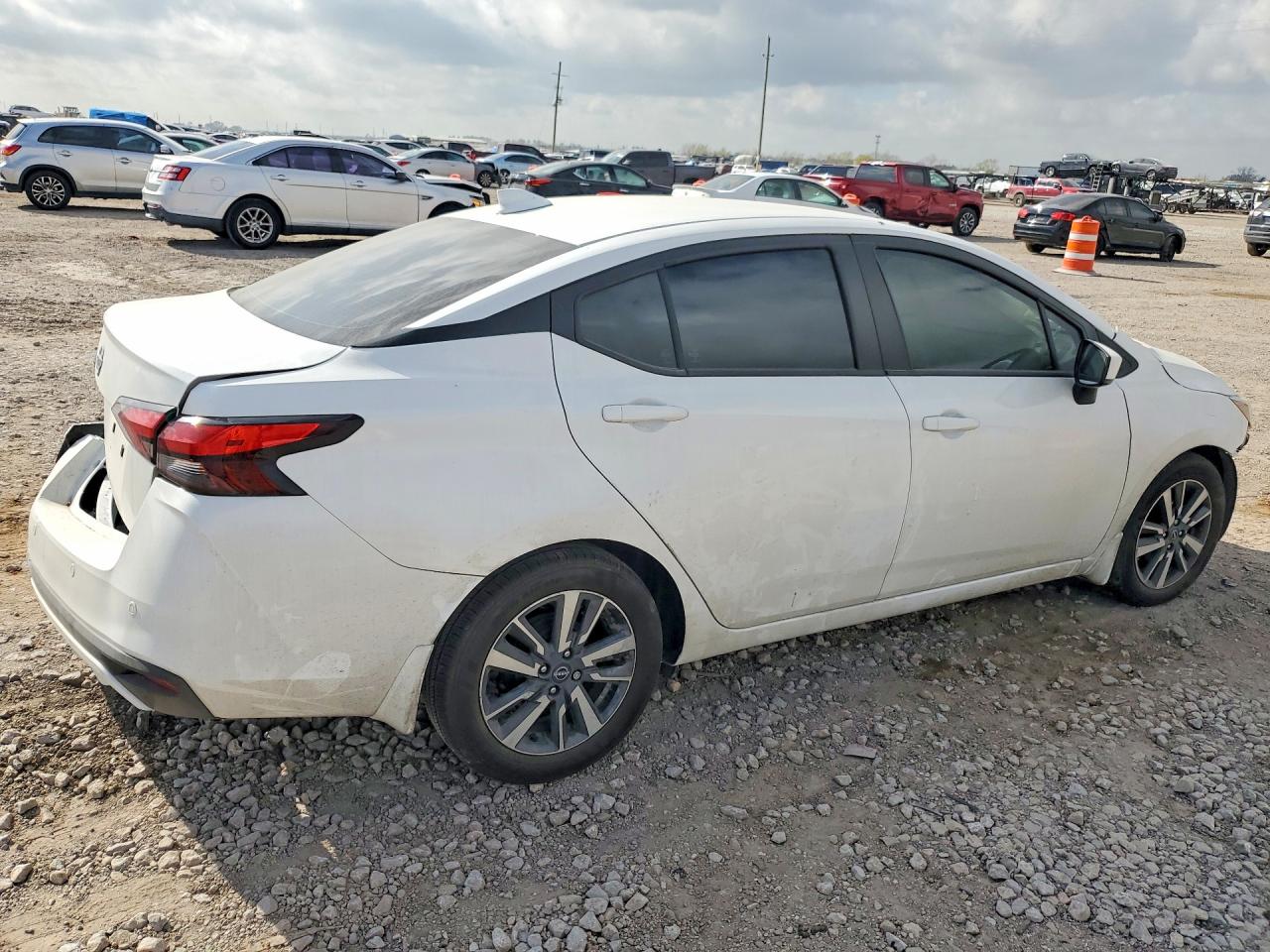 2025 NISSAN VERSA SV — снимка 3