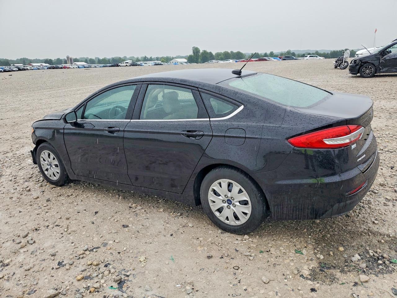 2019 FORD FUSION S — снимка 2