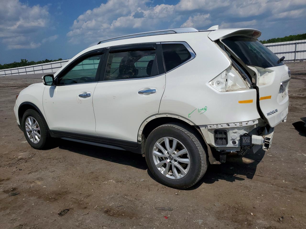 2017 NISSAN ROGUE SV — снимка 2