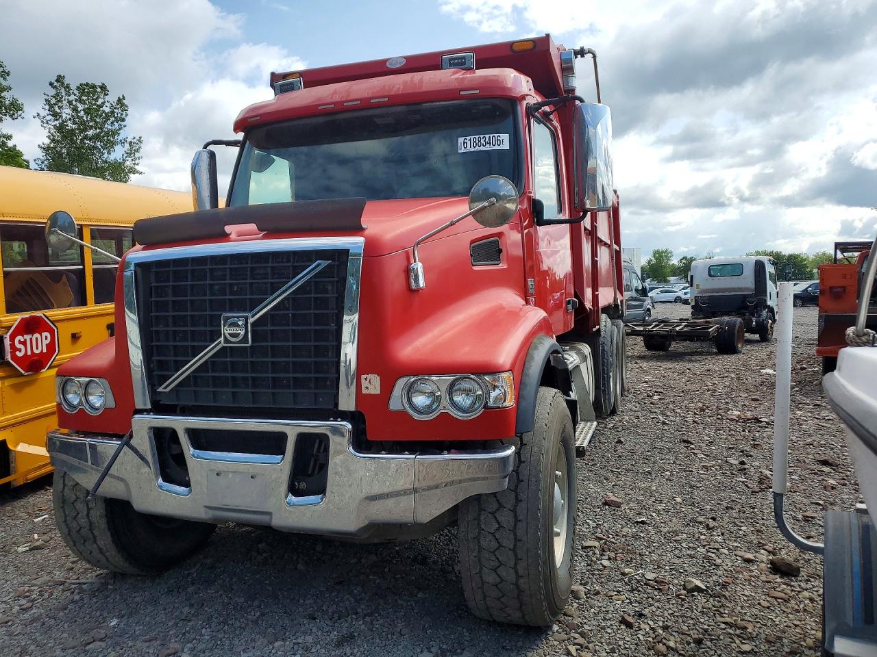 2016 VOLVO VHD