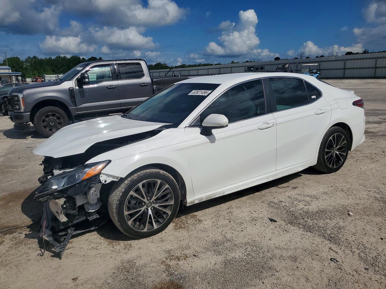 2018 TOYOTA CAMRY SE