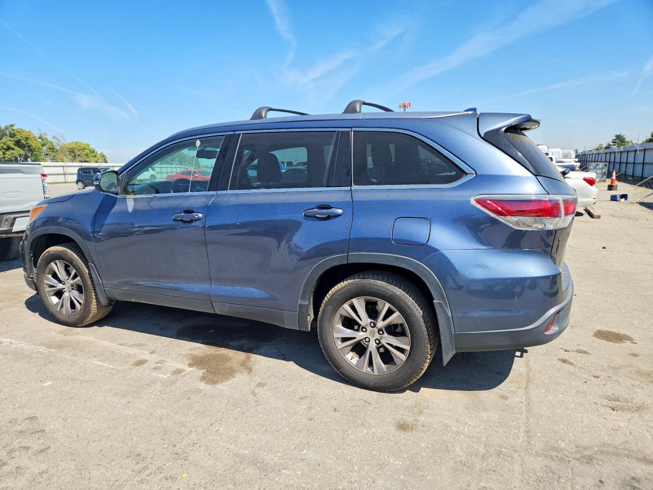 2015 TOYOTA HIGHLANDER XLE — снимка 2