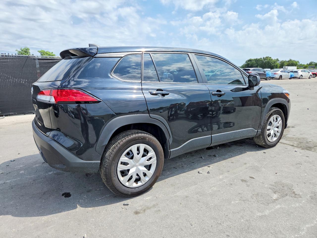 2025 TOYOTA COROLLA CROSS L — снимка 3