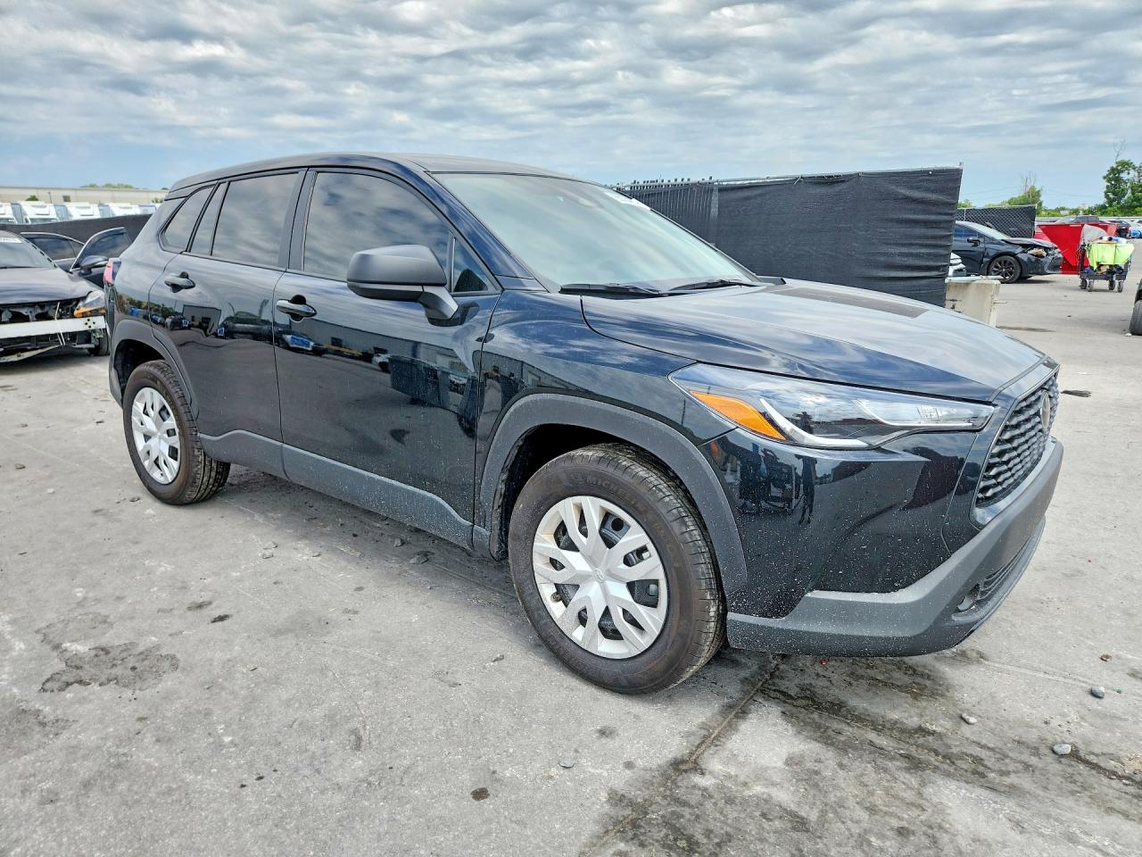 2025 TOYOTA COROLLA CROSS L — снимка 4