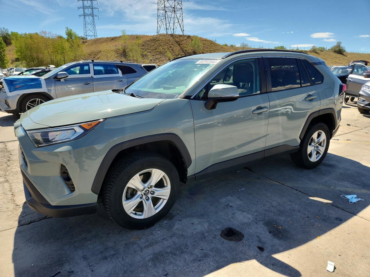 2021 TOYOTA RAV4 XLE