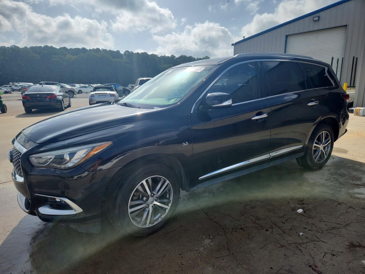 2016 INFINITI QX60 BASE