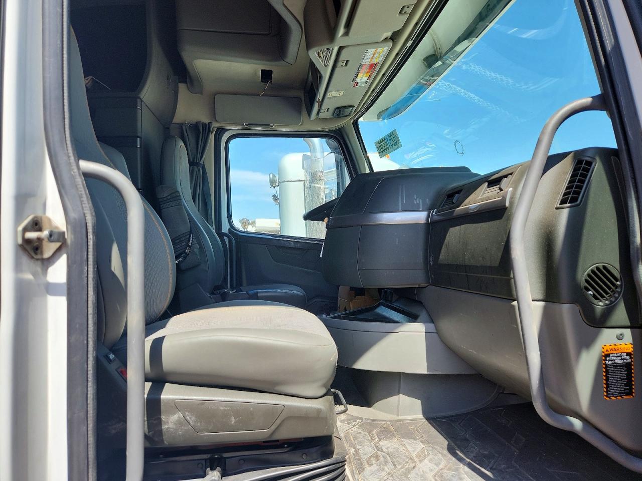 2020 VOLVO VNL — снимка 5