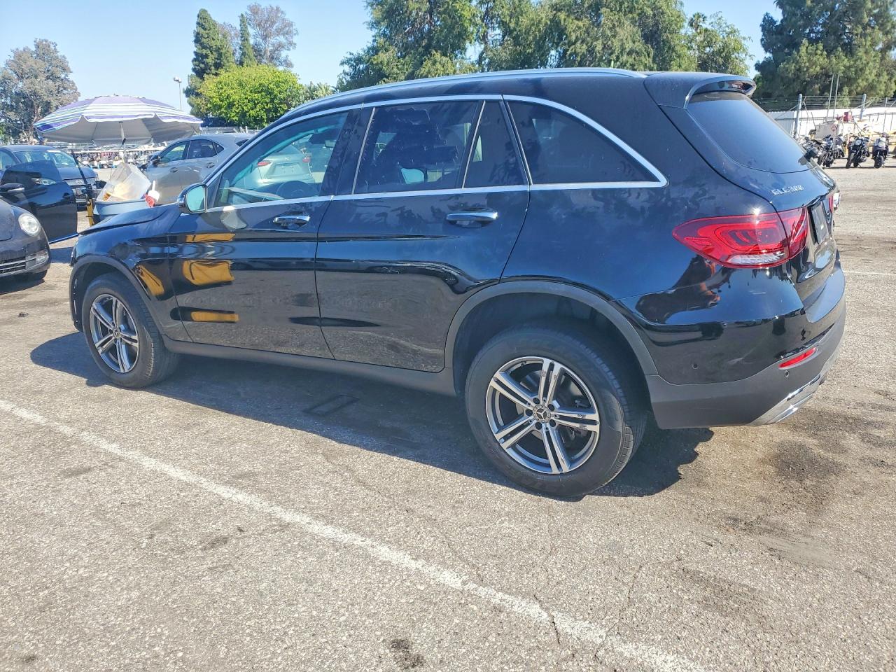 2021 MERCEDES-BENZ GLC 300 4MATIC — снимка 2
