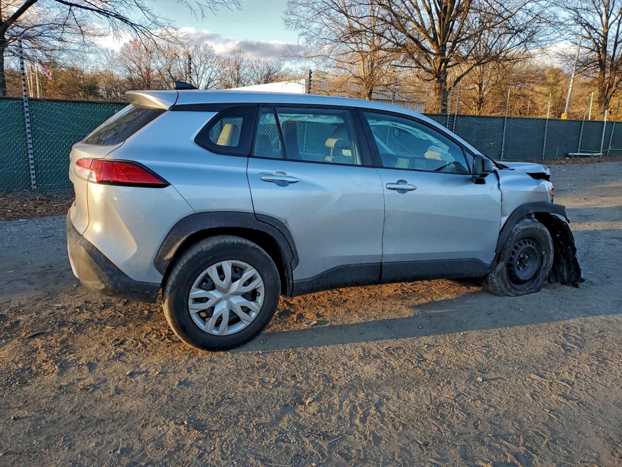 2025 TOYOTA COROLLA CROSS L — снимка 3