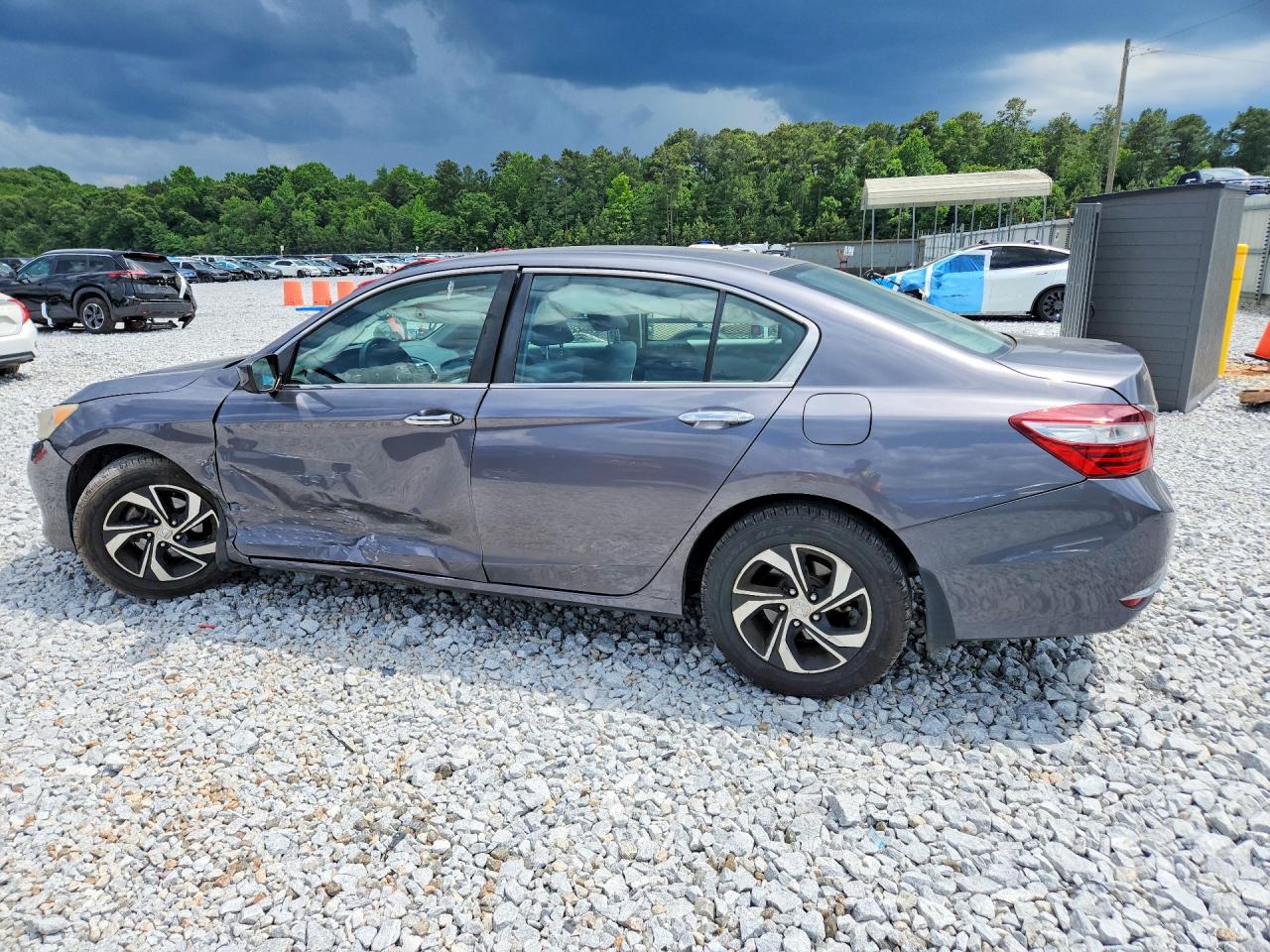 2017 HONDA ACCORD LX — снимка 2