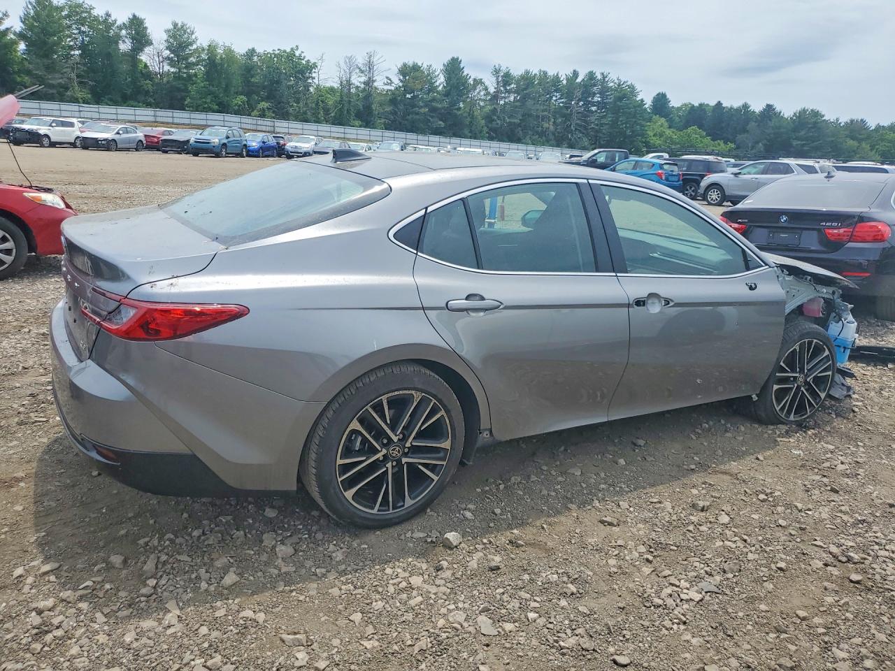 2025 TOYOTA CAMRY XLE — снимка 3