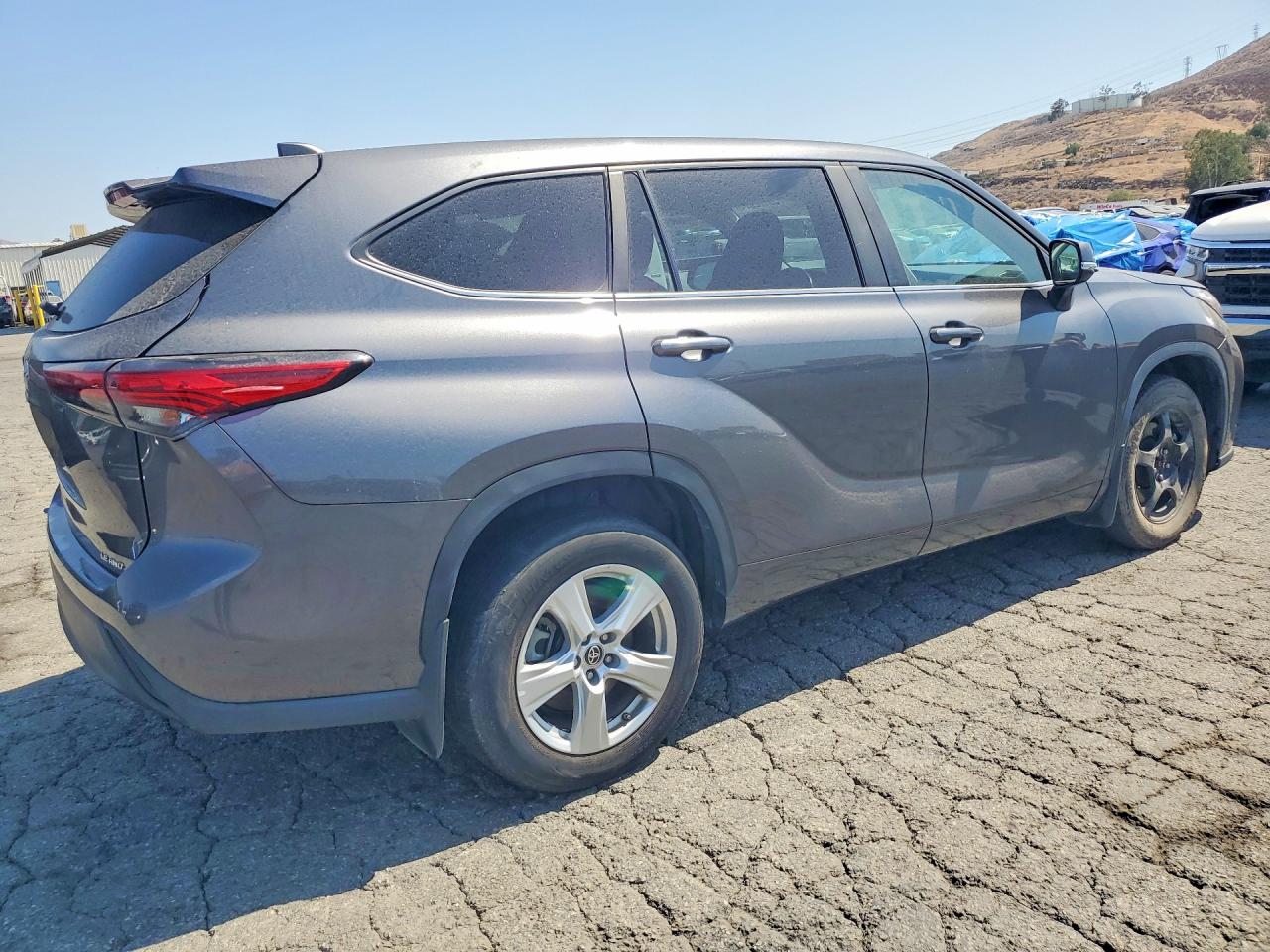 2023 TOYOTA HIGHLANDER LE — снимка 3