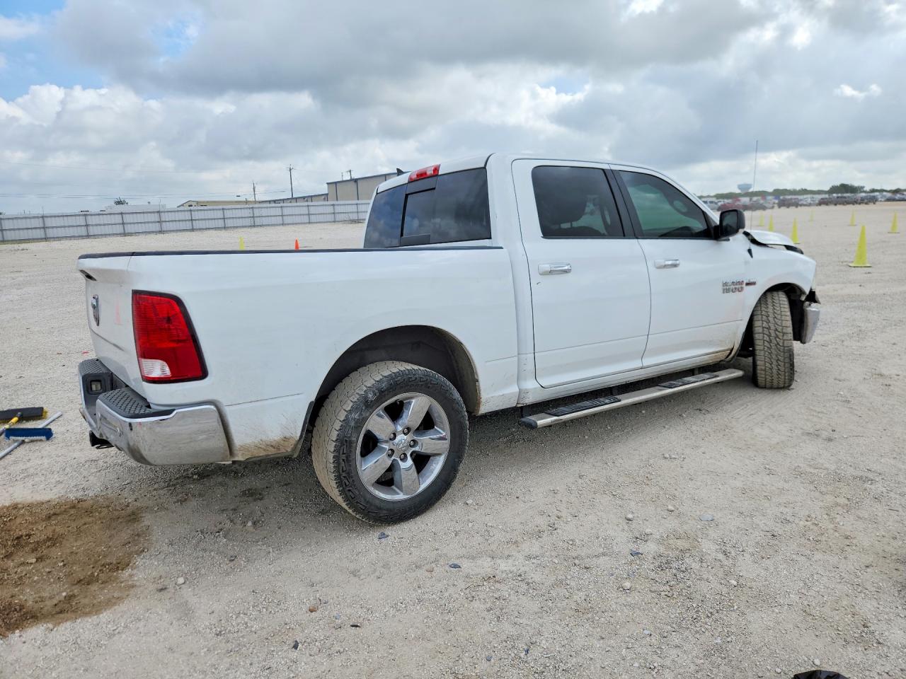 2017 RAM 1500 SLT — снимка 3