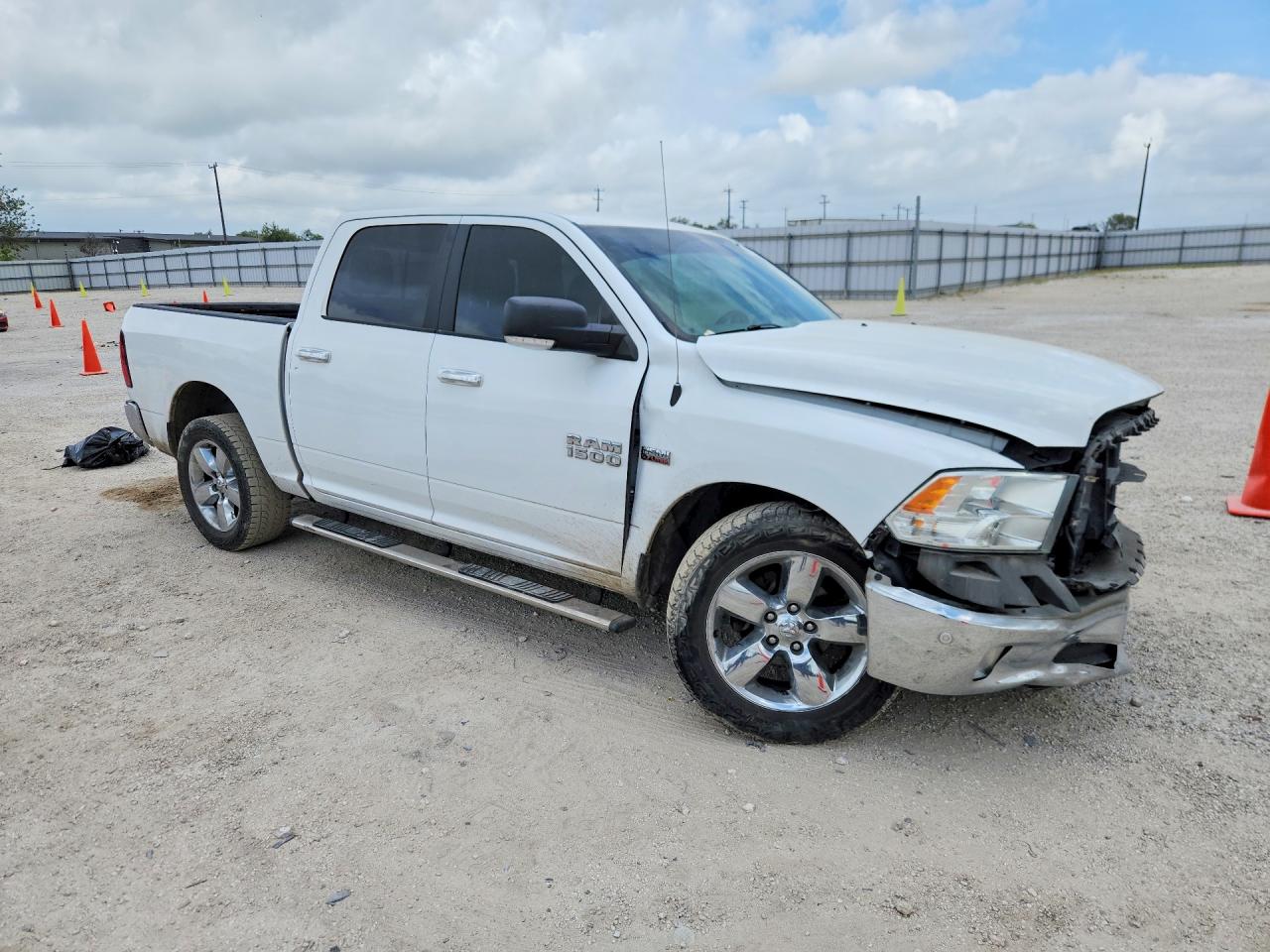 2017 RAM 1500 SLT — снимка 4