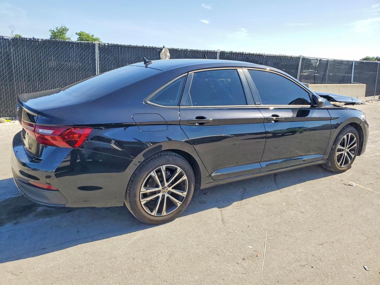 2025 VOLKSWAGEN JETTA SPORT — снимка 3