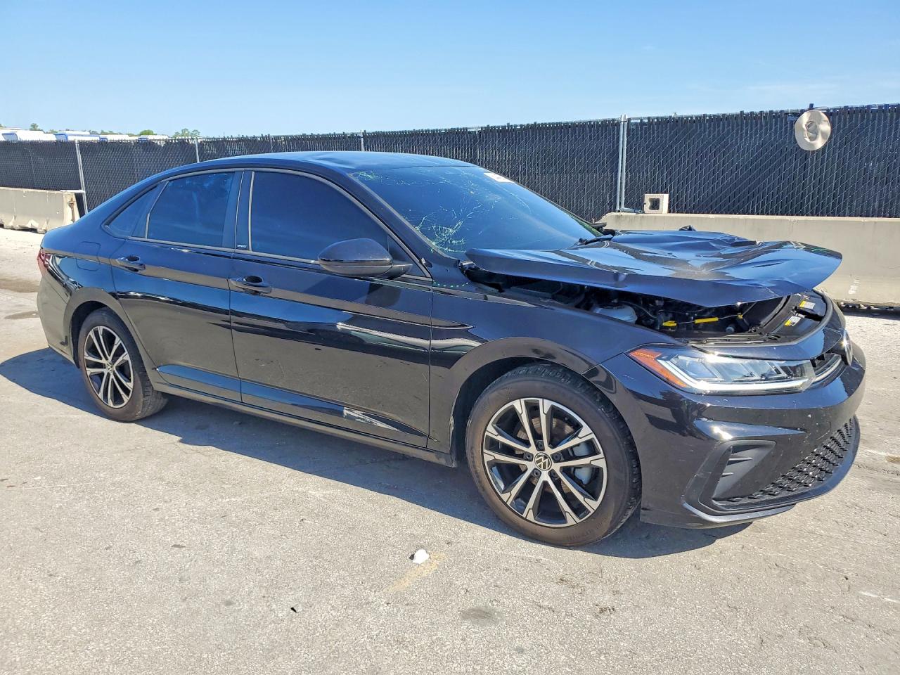 2025 VOLKSWAGEN JETTA SPORT — снимка 4