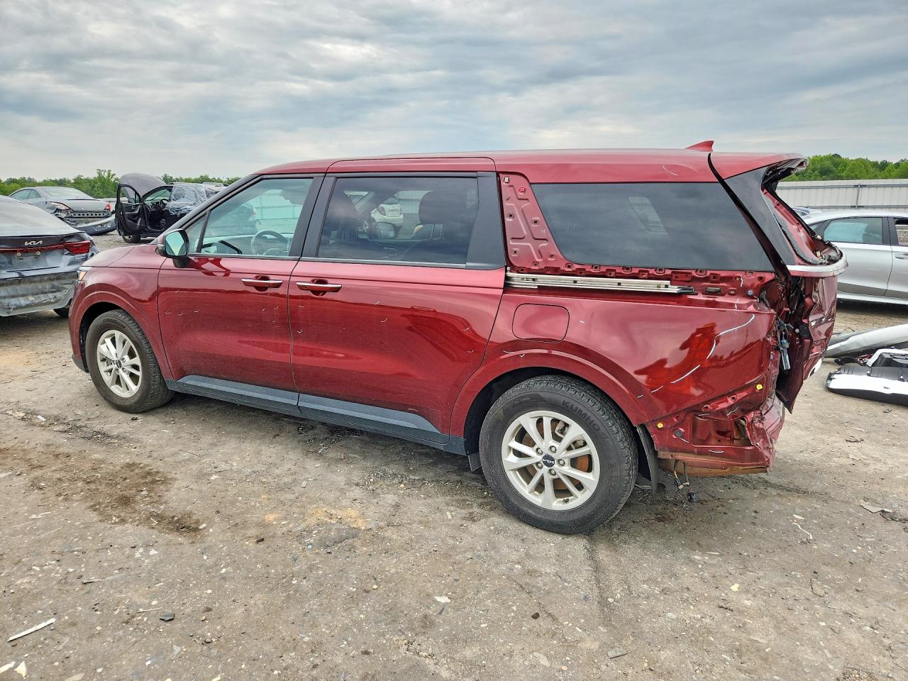 2024 KIA CARNIVAL LX — снимка 2