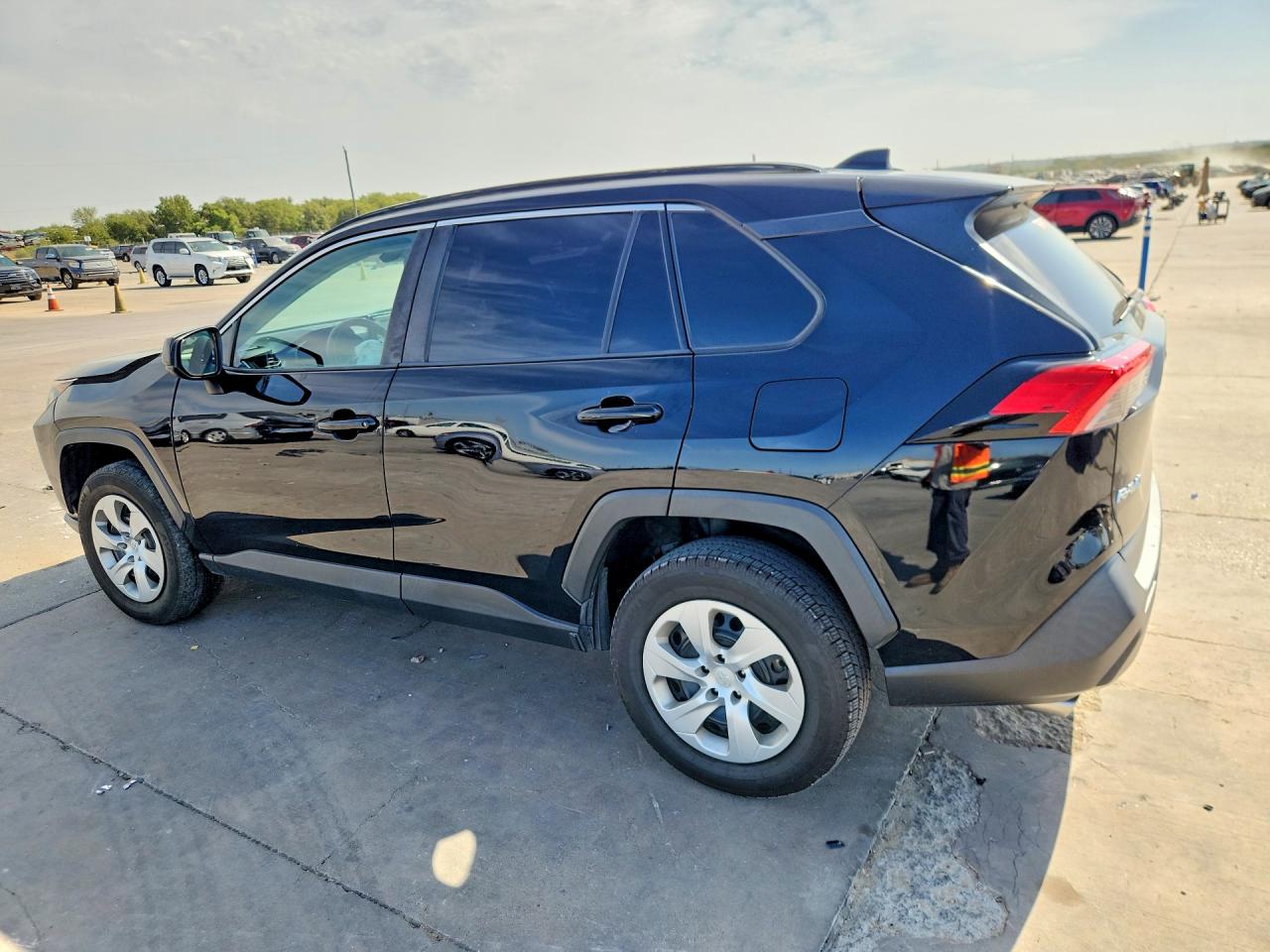 2021 TOYOTA RAV4 LE — снимка 2