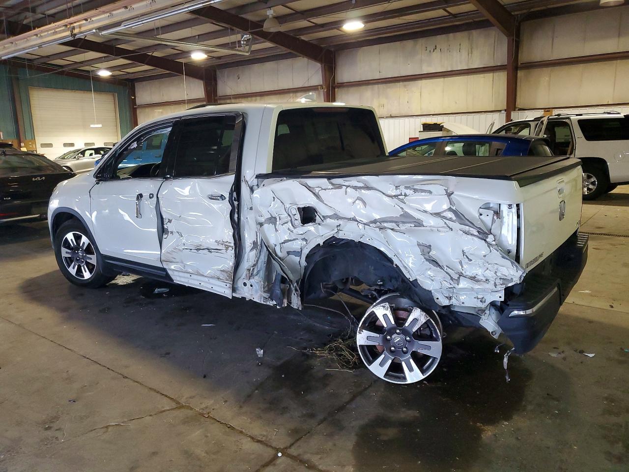 2019 HONDA RIDGELINE RTL — снимка 2