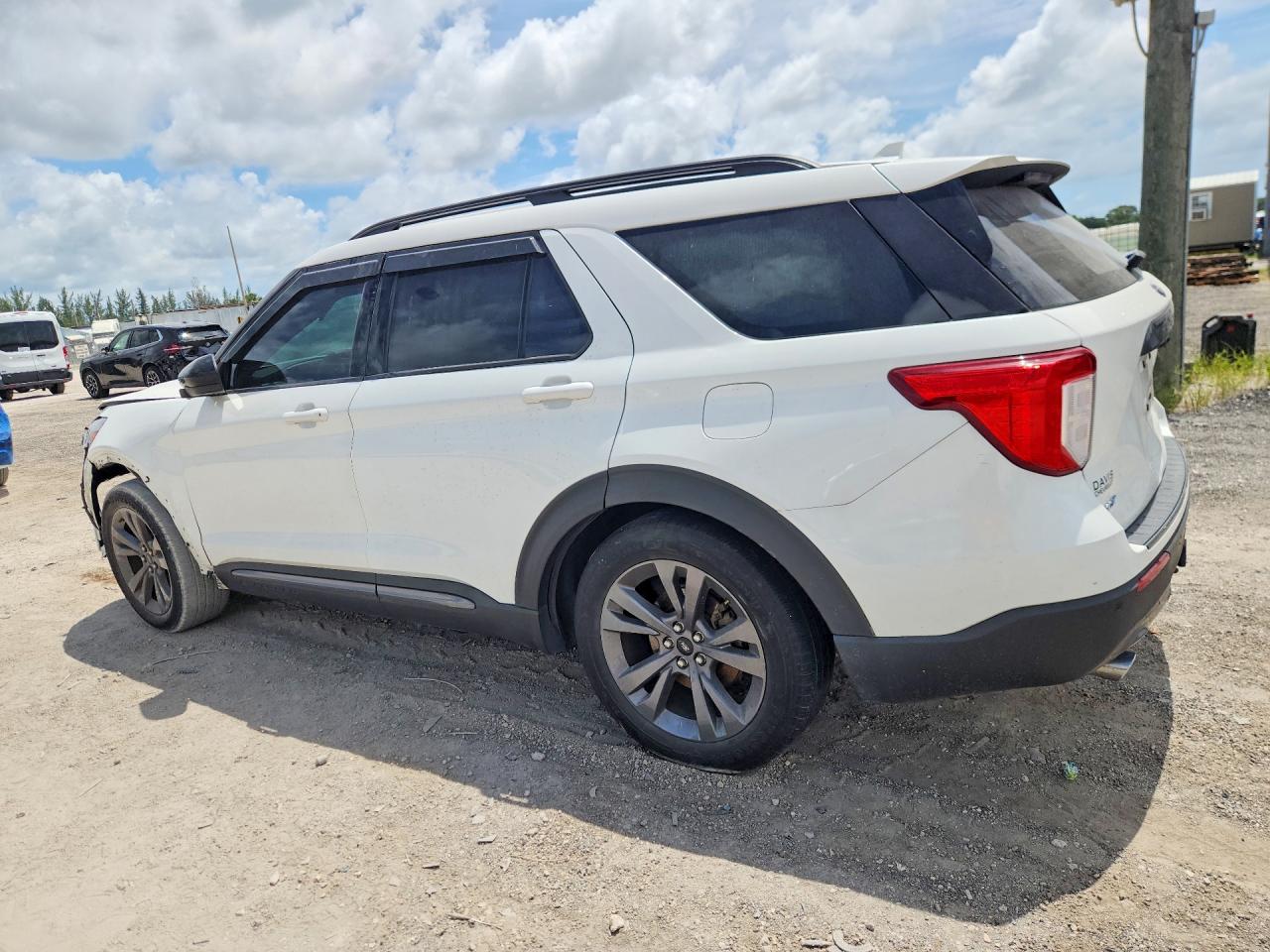 2022 FORD EXPLORER XLT — снимка 2