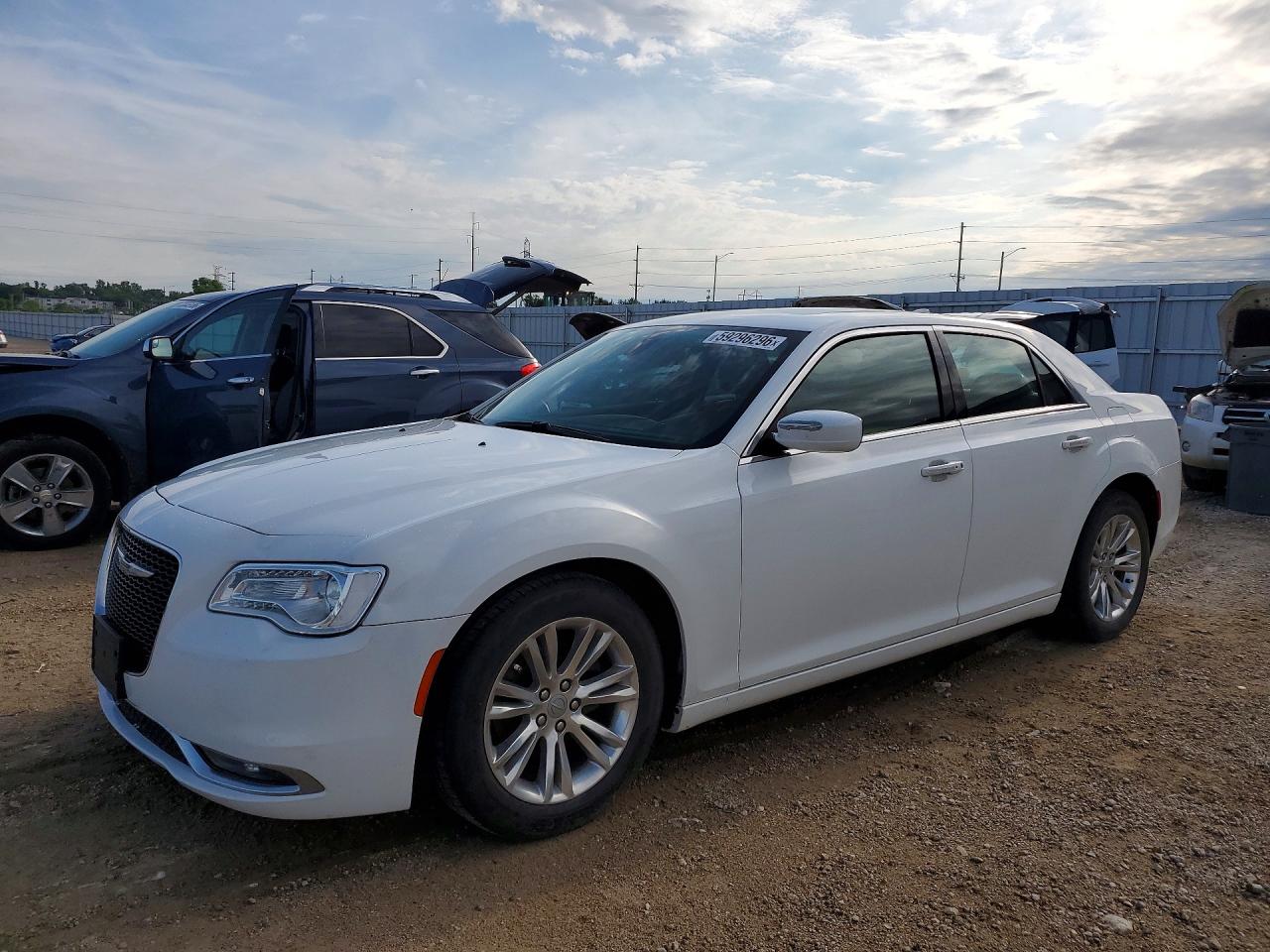 2016 CHRYSLER 300 LIMITED