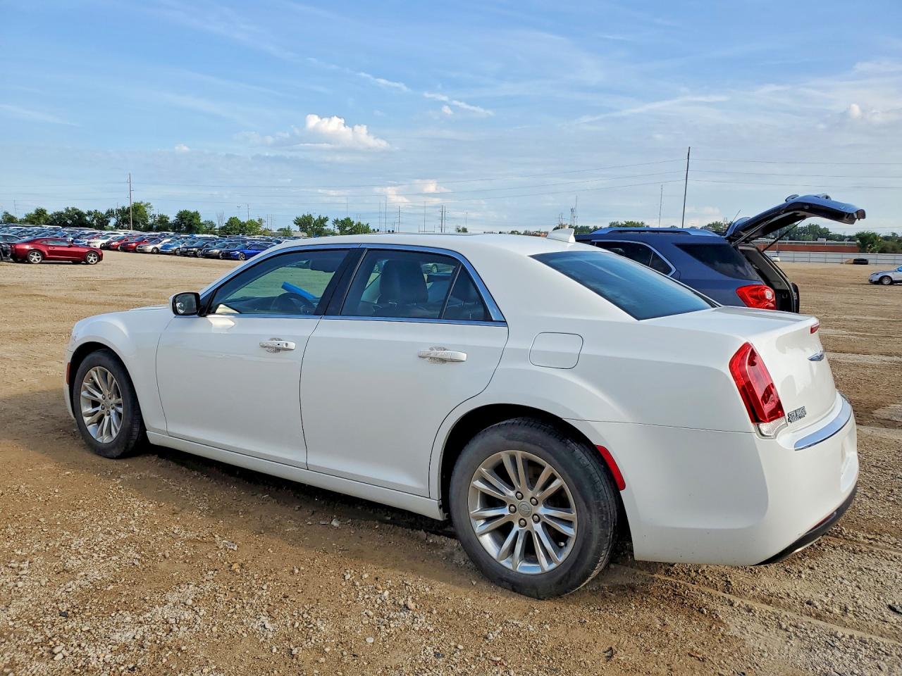2016 CHRYSLER 300 LIMITED — снимка 2