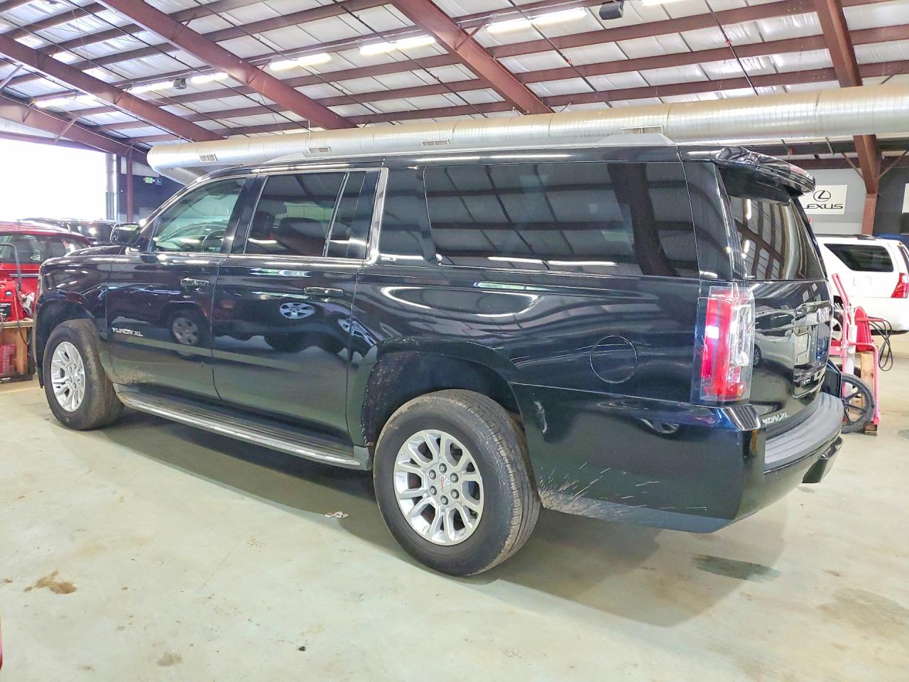 2016 GMC YUKON XL K1500 SLT — снимка 2