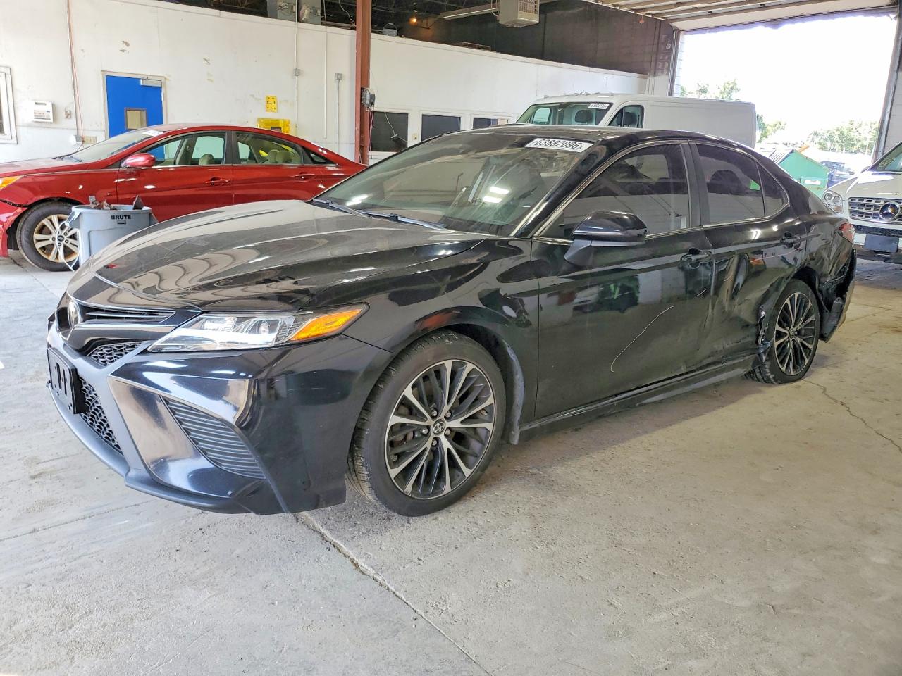 2018 TOYOTA CAMRY SE