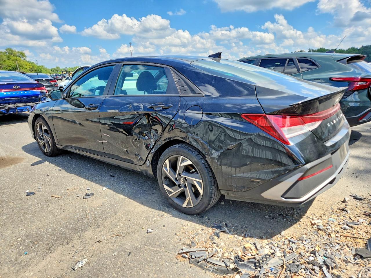 2025 HYUNDAI ELANTRA SEL SPORT — снимка 2